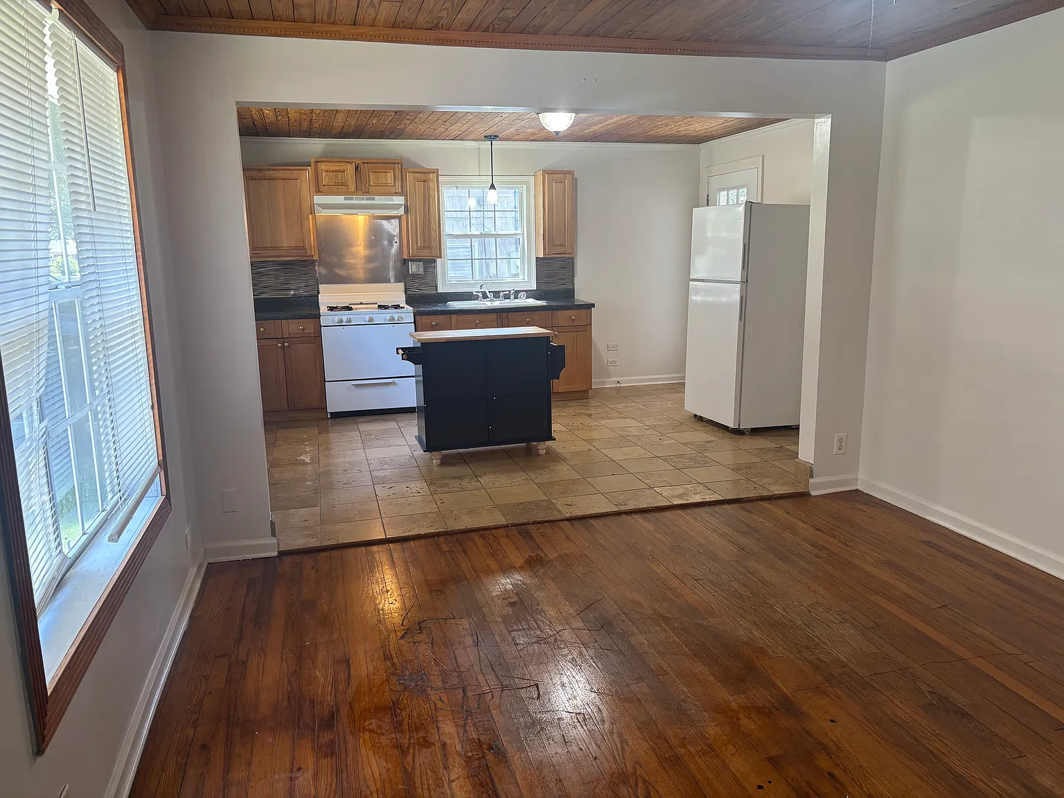 409 Birch St — Photo 4