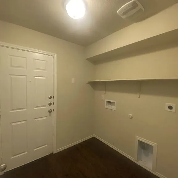 2604 Cortona St — Photo 35