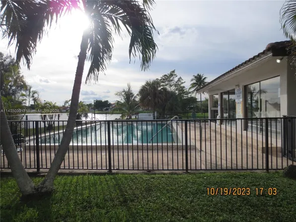 1350 SW 122nd Ave APT 123, Miami, FL 33184