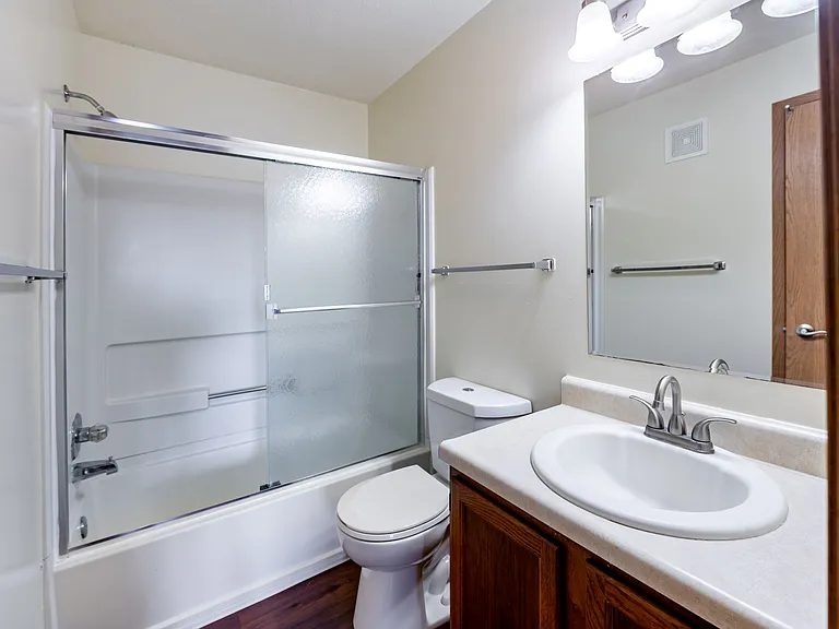 Oakland Pointe — Photo 14