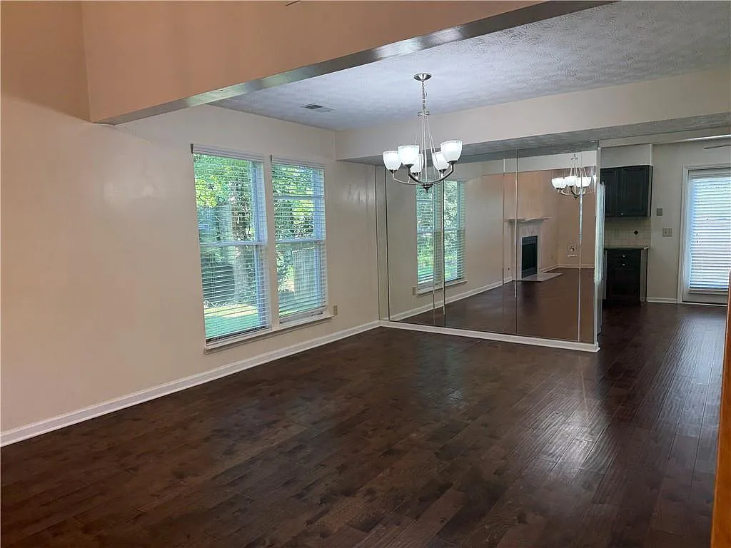 3 bed, 2.5 bath, 1822 sqft, $3,000 — Photo 3