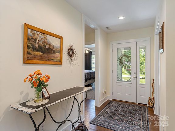 5th image of 727 Shadywood Ln