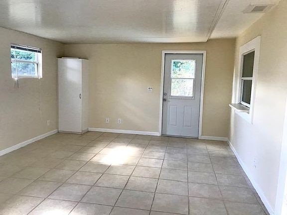 3rd image of 108 SW De Gouvea Terrace