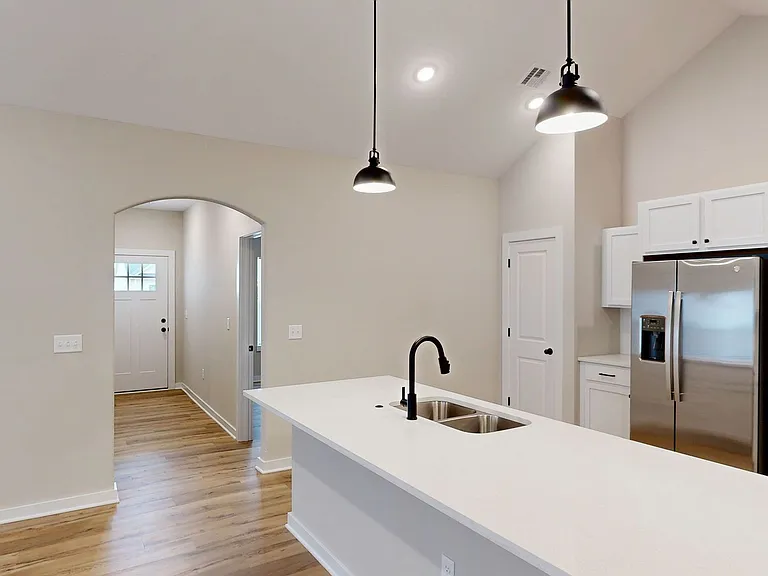 2314 E Spring Hill Ct — Photo 2