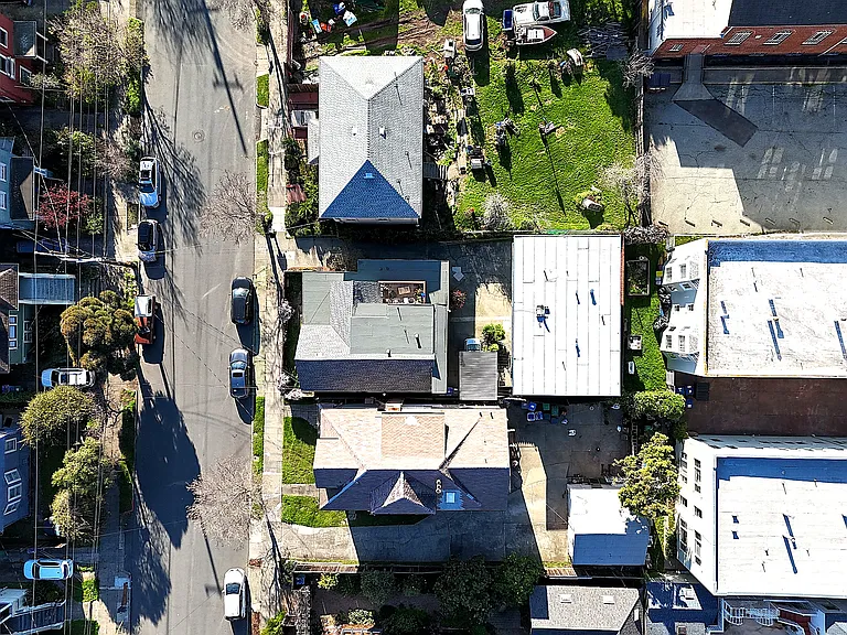 2045 Emerson St — Photo 13
