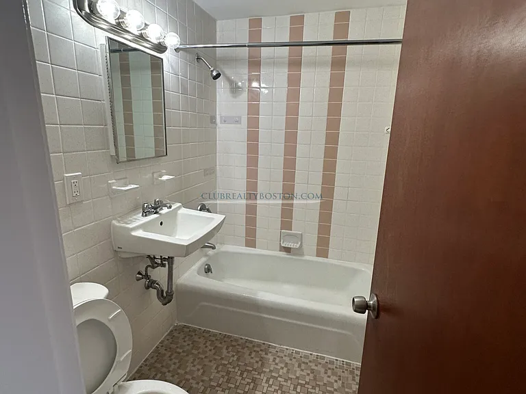 180 N Beacon St #11 — Photo 6