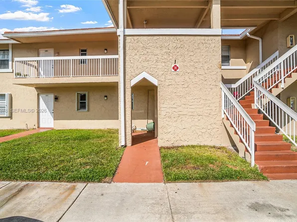 879 Twin Lakes Dr #1-B, Coral Springs, FL 33071