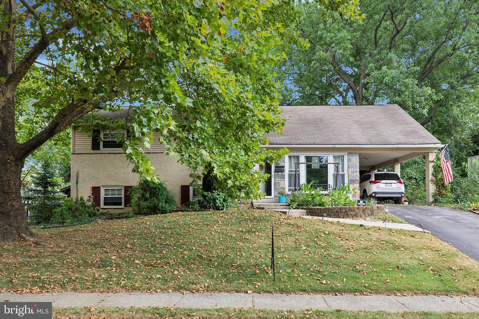 526 Mark Ln photo 1