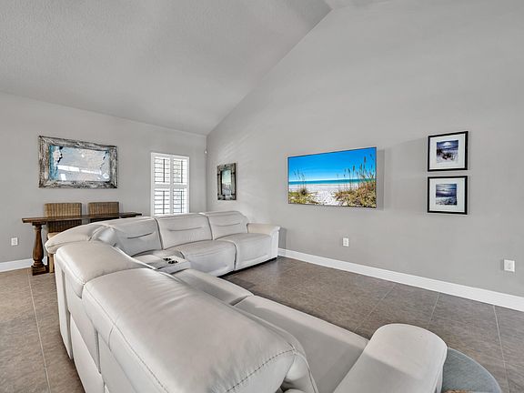 4th image of 214 Whispering Lake Dr