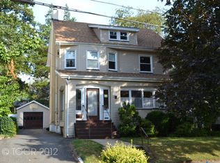 39 Myrtle St, Rutherford, NJ 07070