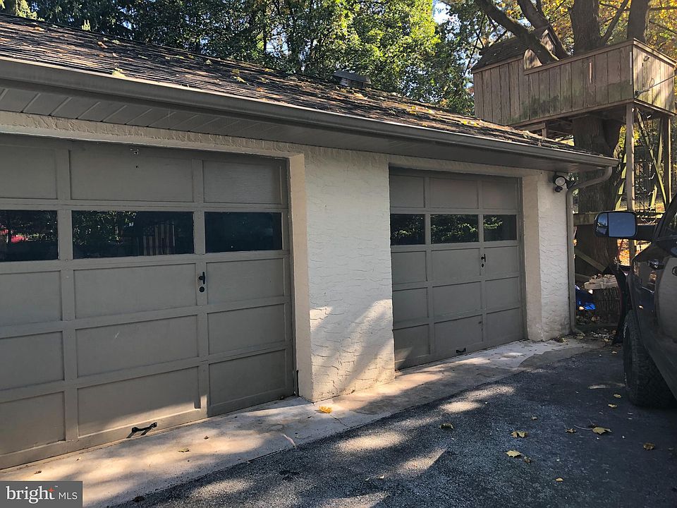 2nd image of 202 Kirkland Ave
