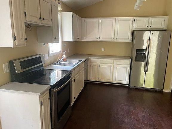 4th image of 326 Honeysuckle Ter