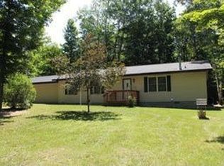 9535 Munro Lake Cir, Levering, MI 49755