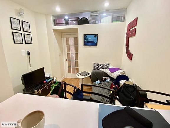 4th image of 782 Manhattan Ave APT 4R