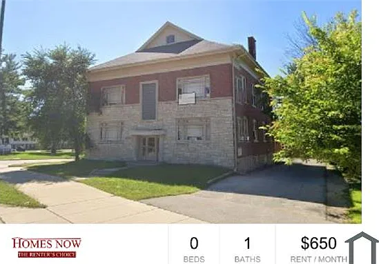 1904 N Main St #5 — Photo 1