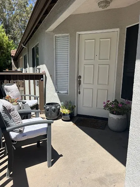 1 bed, 542 sqft, $2,400 — Photo 2