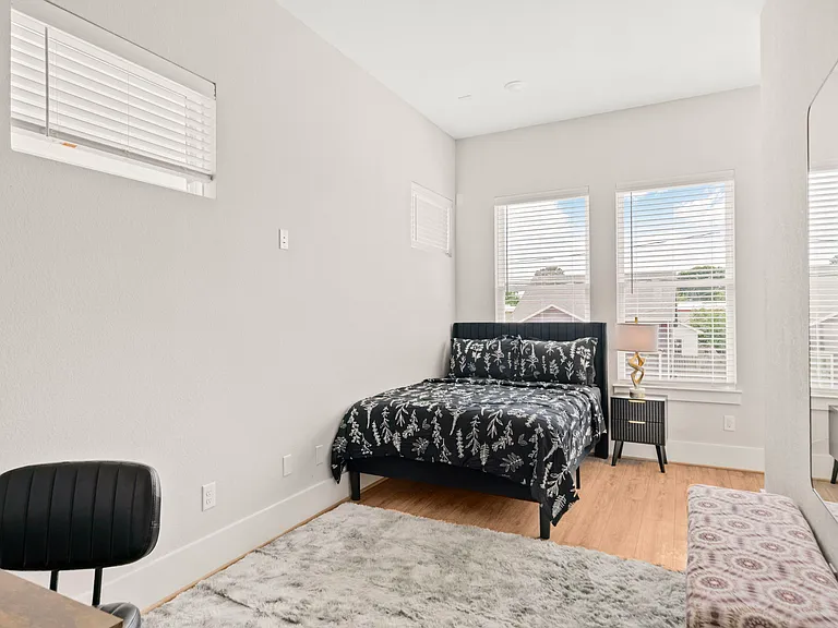 4816 Cochran St — Photo 1