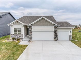109 NE 21st Cir, Grimes, IA 50111