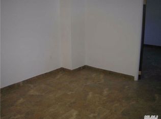 16 Tennis Pl, Forest Hills, NY 11375