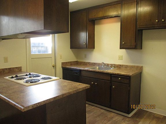4th image of 226 Strathaven Way APT C