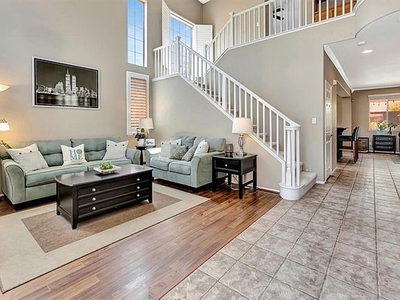 4th image of 1020 Riverbend Cir