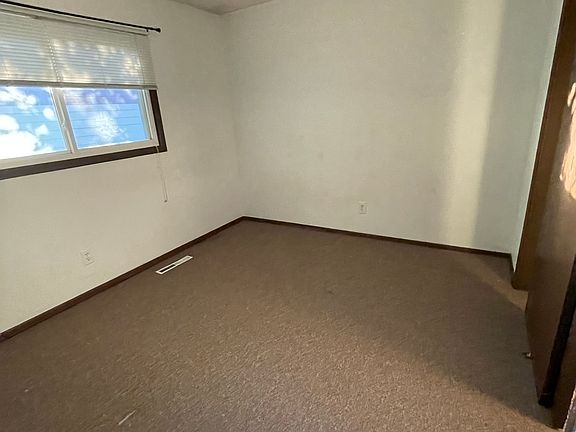 2nd image of 1916 40th Ave