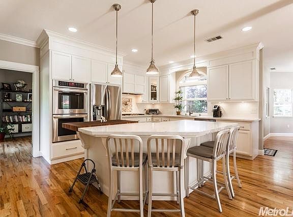 4th image of 2513 Kennedy Pl
