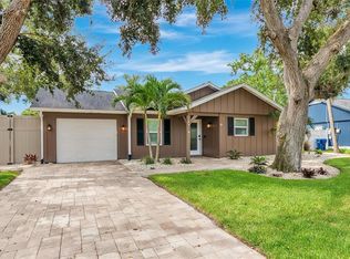 2910 Woodpine Ct, Sarasota, FL 34231