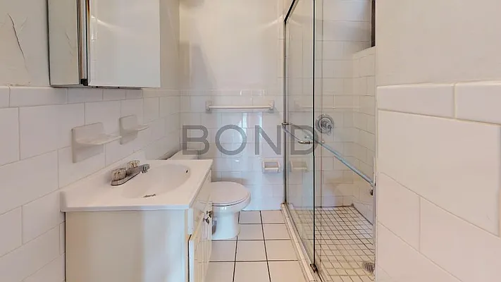 Rented by Bond New York | media 5