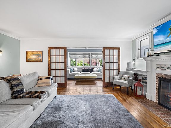 4th image of 68 Breckenridge Avenue