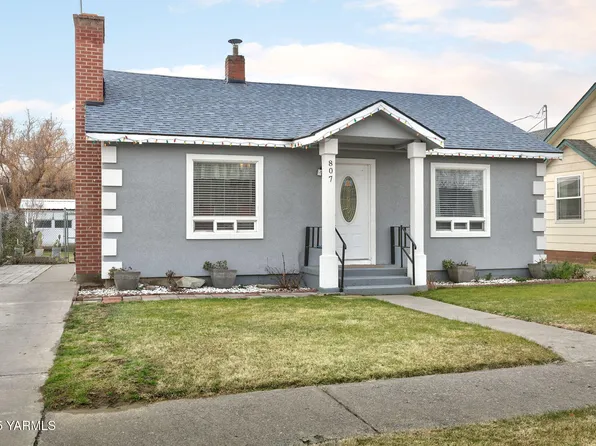 807 Adams Ave, Toppenish, WA 98948