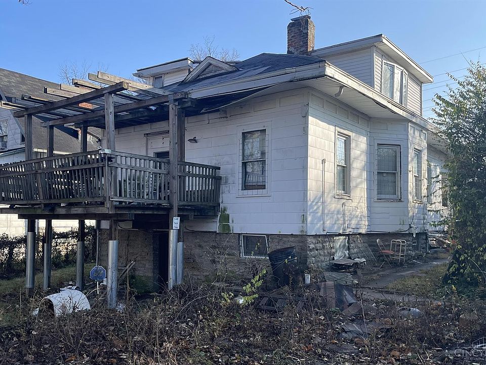 2nd image of 1160 Cedar Ave