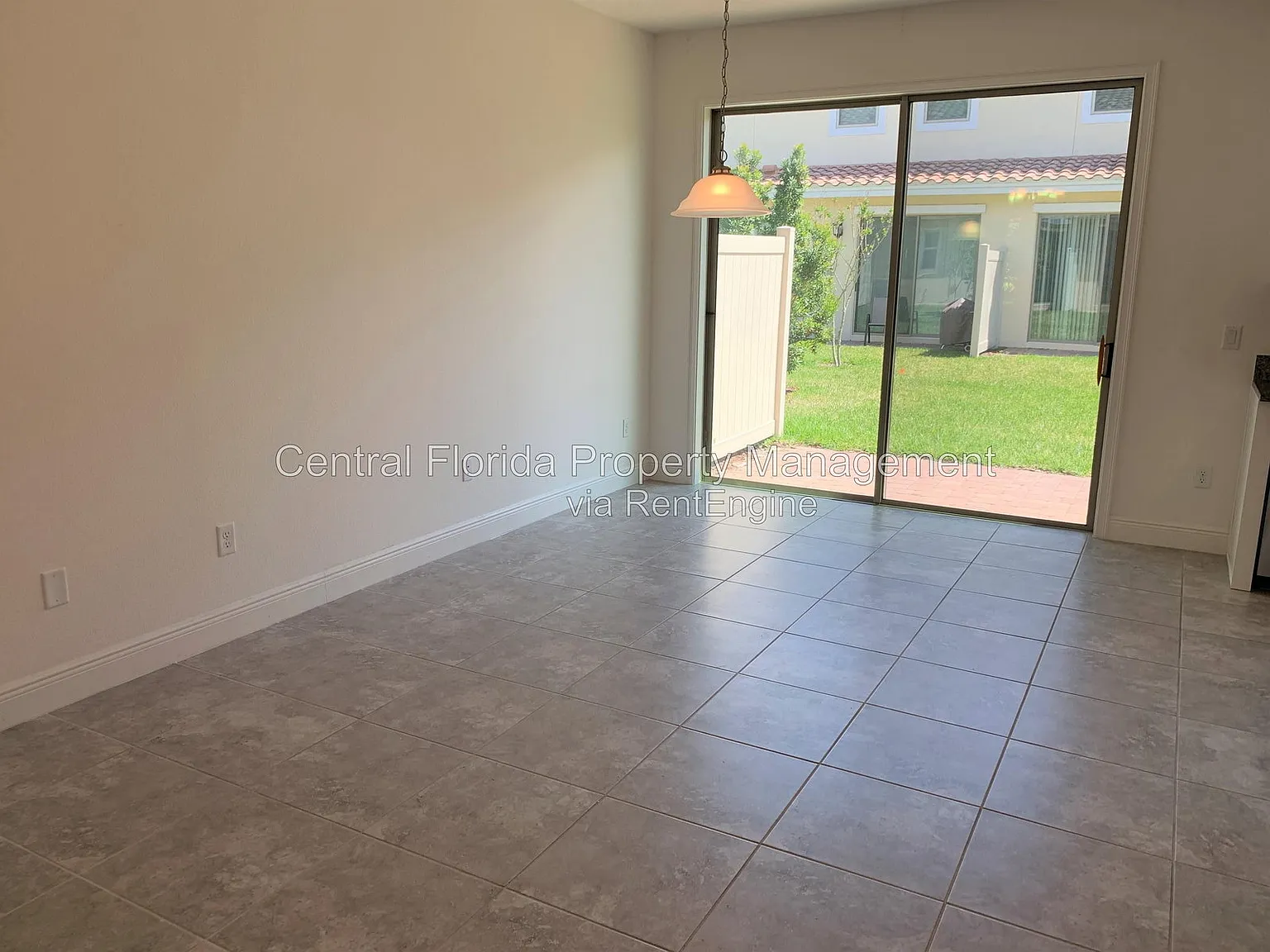3 bed, 2.5 bath, 1353 sqft, $2,450 — Photo 3
