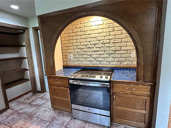 4th image of 3183 Kingsridge Ct
