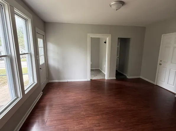 313 Veterans Memorial Pkwy #2, Wright City, MO 63390