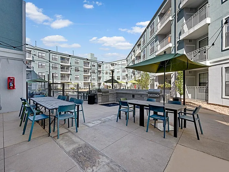 The Metro Apartments — Photo 15