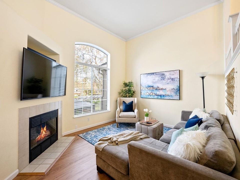 1st image of 955 Costen Ct