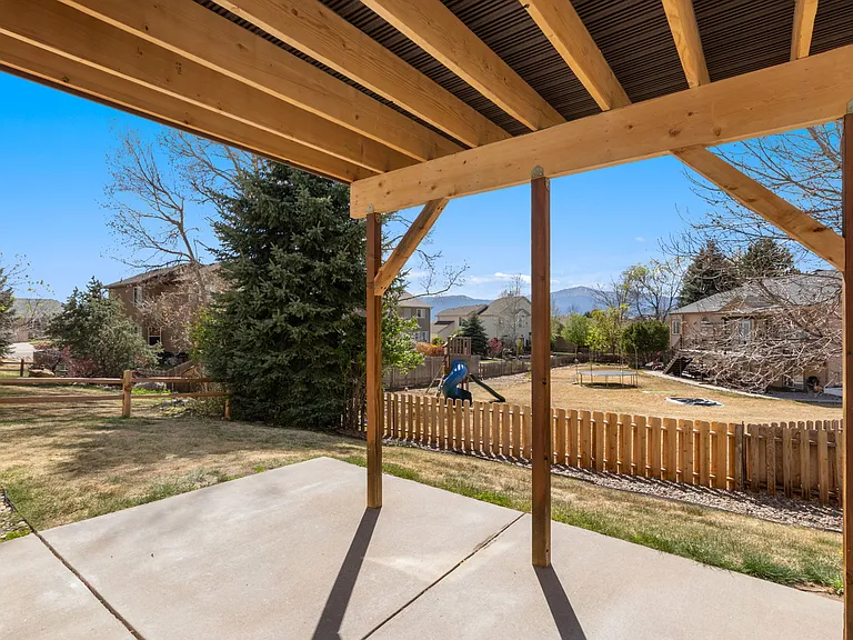 5330 Roundup Dr — Photo 35