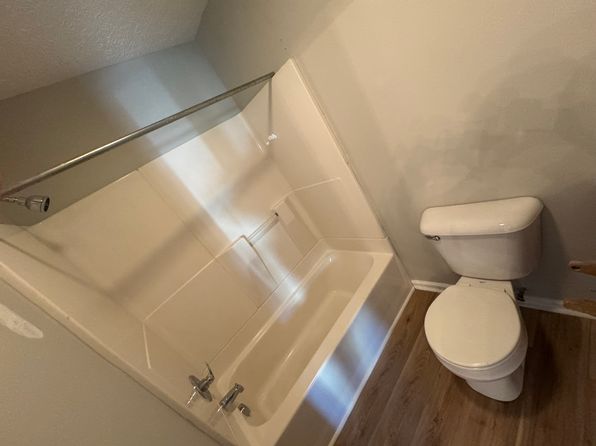 522 N Main St, Hillsville, VA