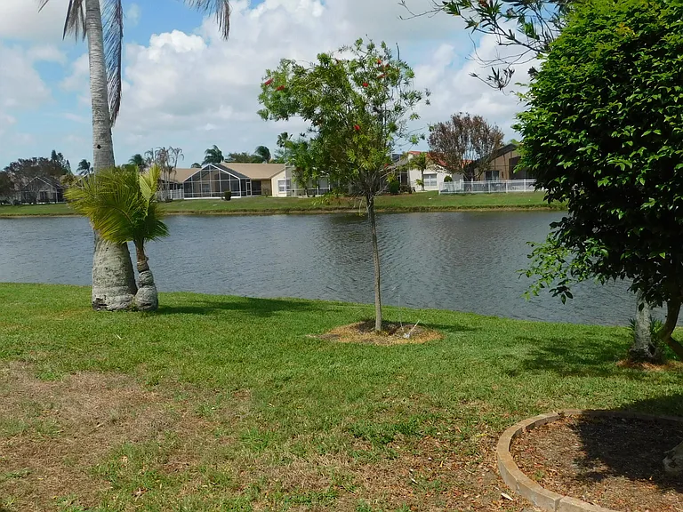 810 NW Rutherford Ct — Photo 19