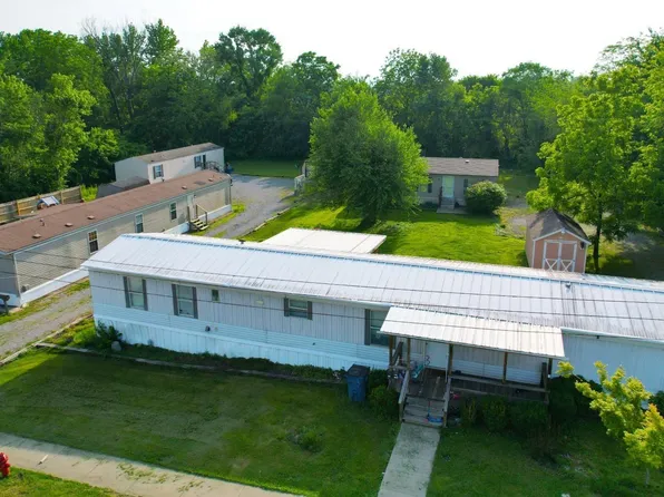 1308 N Van Buren St, Marion, IL 62959