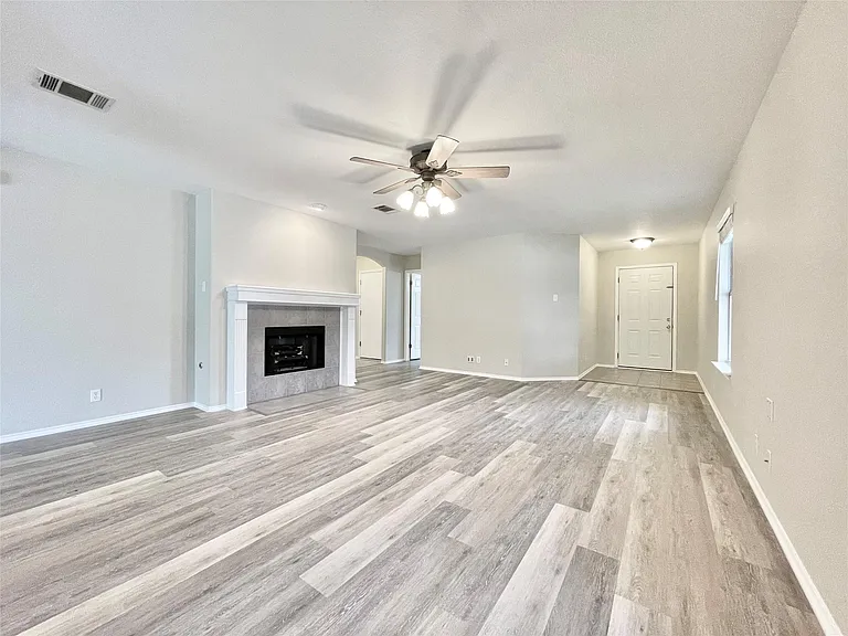 1909 Horizon Park Blvd — Photo 3