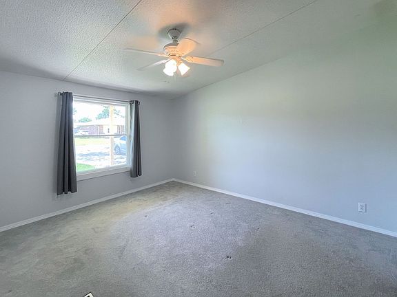 5th image of 410 Crystal East Ave