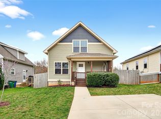 18 Yarrow Meadow Rd, Weaverville, NC 28787