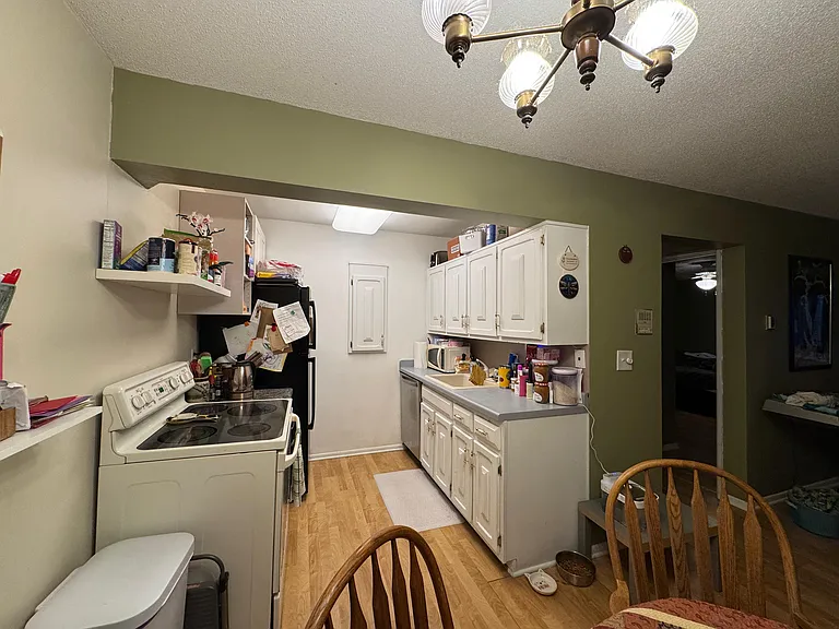 2700 Oxford St N #131 — Photo 9