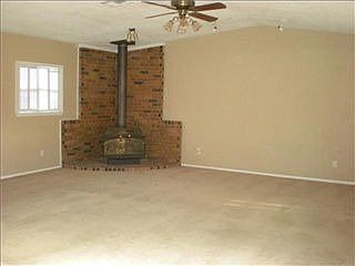 4th image of 1205 Frederick Dr