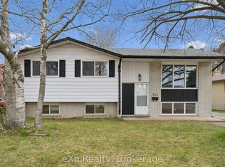 124 Montcalm Dr, Kitchener, ON N2B2R5