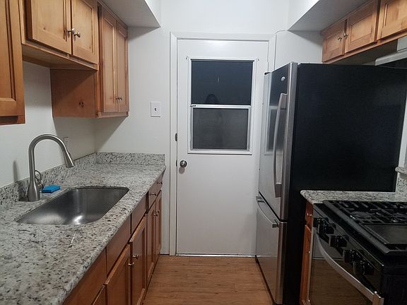 5th image of 1627 Hawthorne Ln