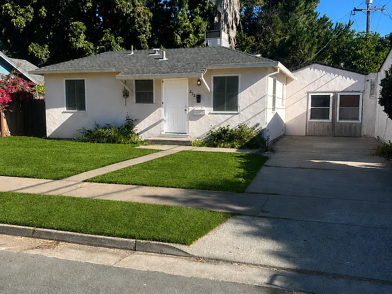 2121 Raymond Ave — Photo 1