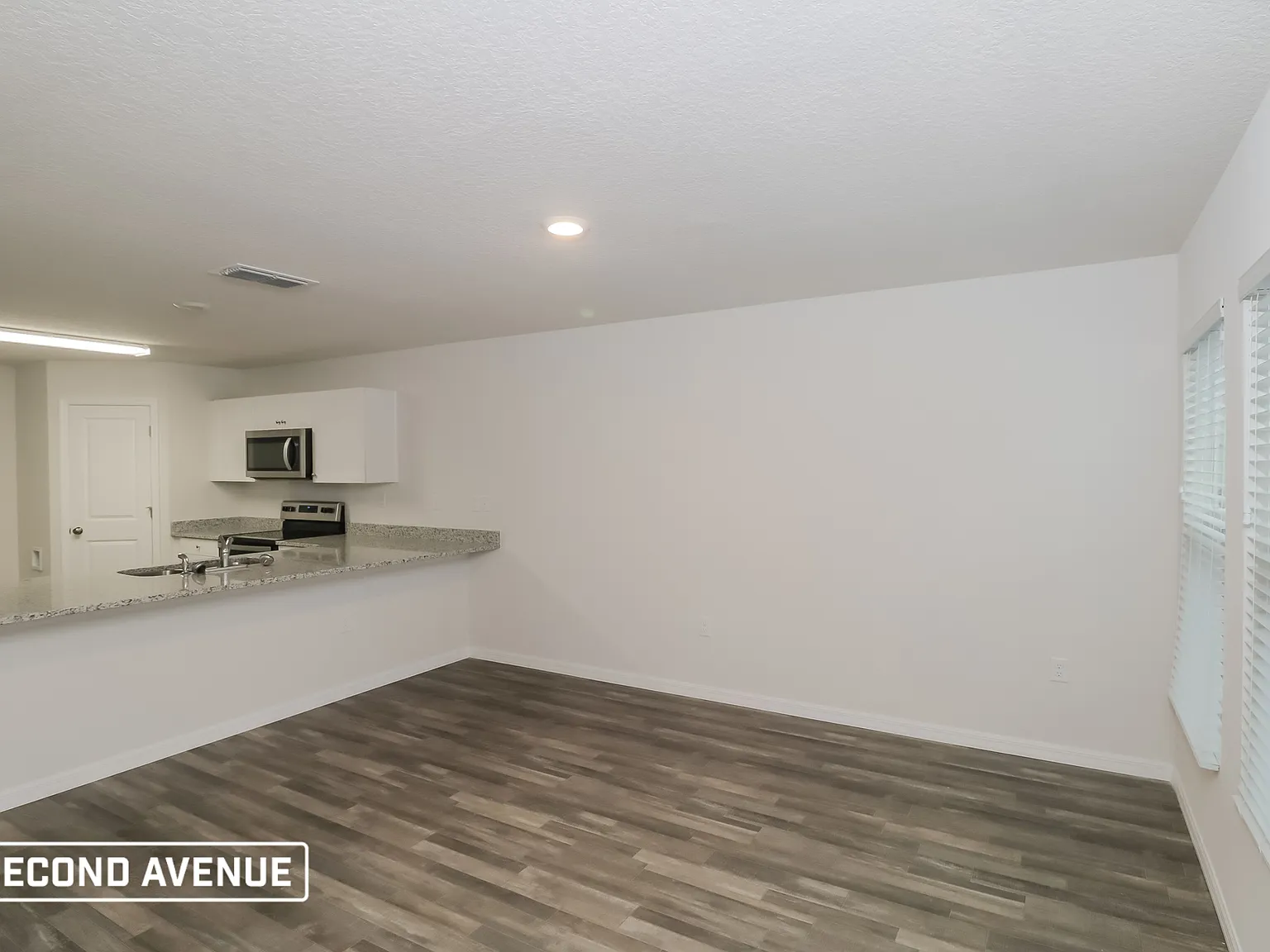 4 bed, 3.0 bath, 1952 sqft, $1,795 — Photo 4